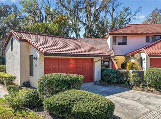 301 Clusterwood Dr, Yalaha, FL 34797