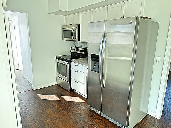 3rd image of 164 Parkway Dr