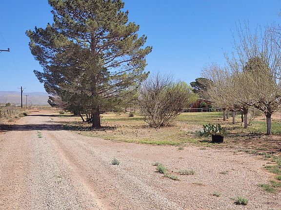 3rd image of 541 Riata Rd