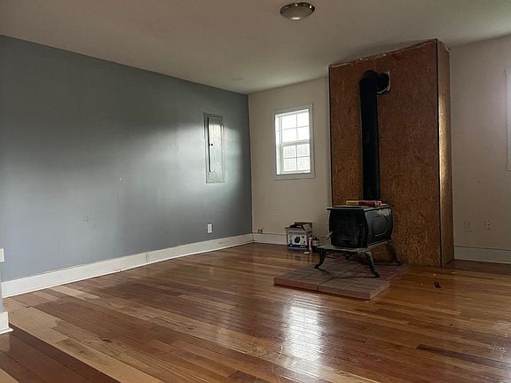 3rd image of 3090 Deerfield Valley Rd