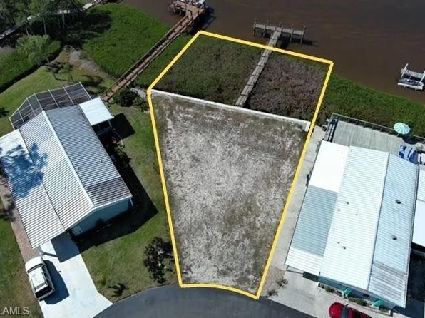 4717 Tahiti DR, BONITA SPRINGS, FL 34134