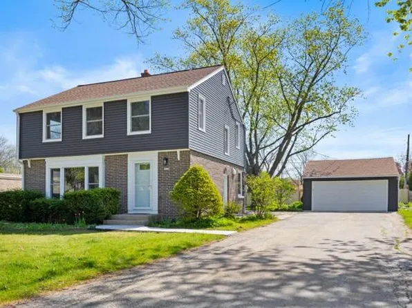 7438 N Seneca ROAD, Fox Point, WI 53217