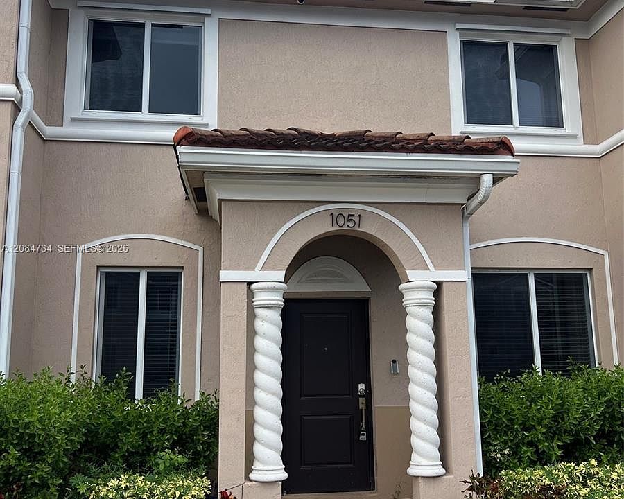 1st image of 1051 SE 23rd Ter