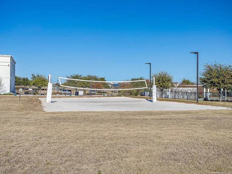 14328 Capridge Rd — Photo 36