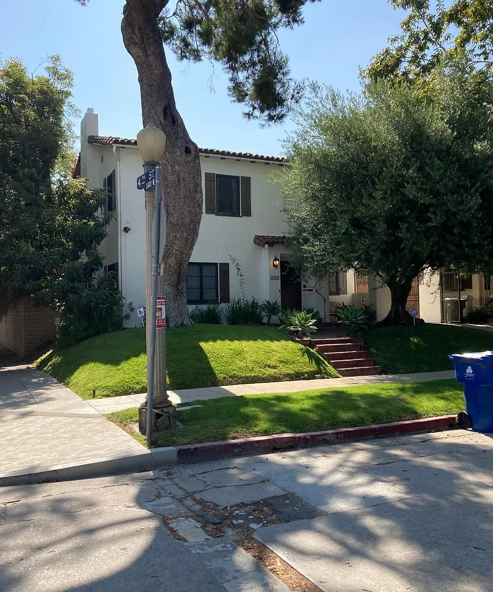 5 bed, 3352 sqft, $7,995 — Photo 1
