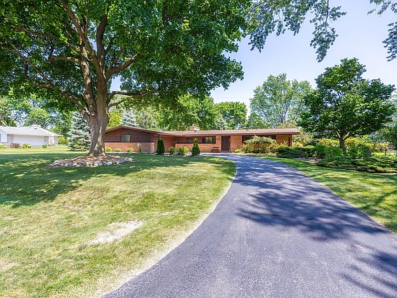 3rd image of 1521 Ledbury Dr