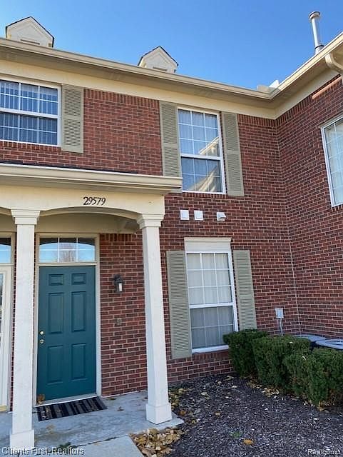 1st image of 46330 Pinehurst Dr