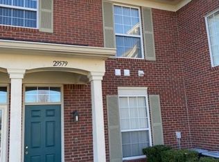 46330 Pinehurst Dr, Northville, MI 48168
