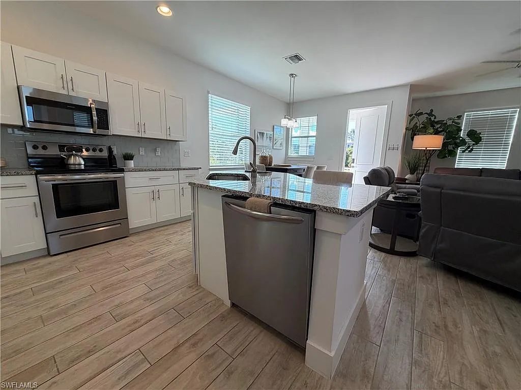 3 bed, 2.5 bath, 1500 sqft, $5,000 — Photo 3