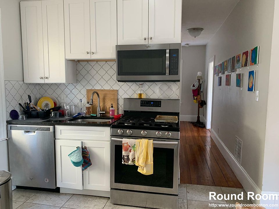 1st image of 544 Trapelo Rd #2