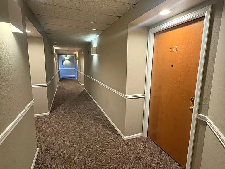 2727 Folsom St #210 — Photo 15