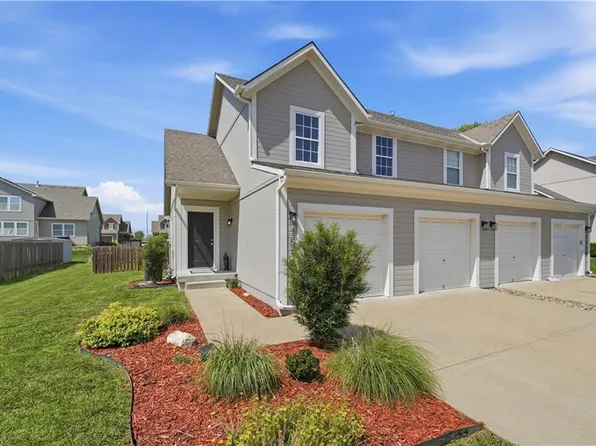 1510 S 5th St E, Louisburg, KS 66053
