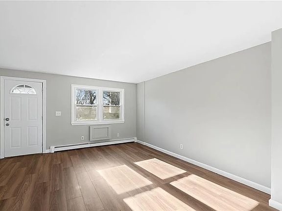 4th image of 172 Argol St