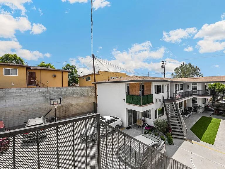 13421 Penn St — Photo 18