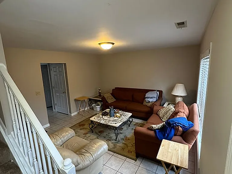 416 N Beech St — Photo 2
