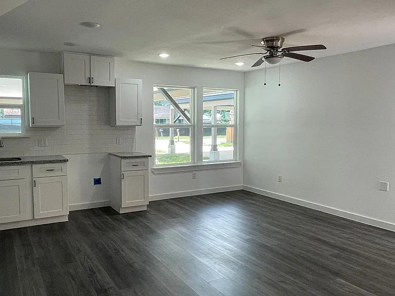 2320 Wavell St #B — Photo 5