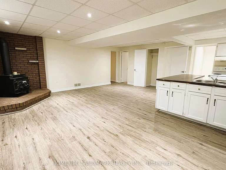 171 Greenfield Ave #BASEMENT — Photo 13