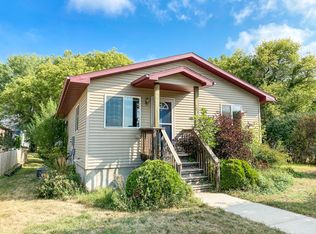 708 SE 3rd St, Madison, SD 57042