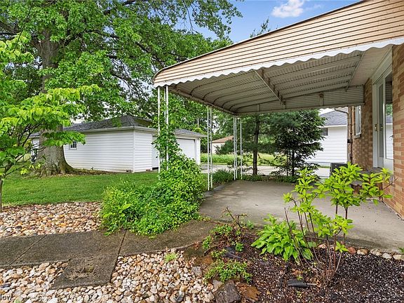 4th image of 36718 Lakehurst Dr