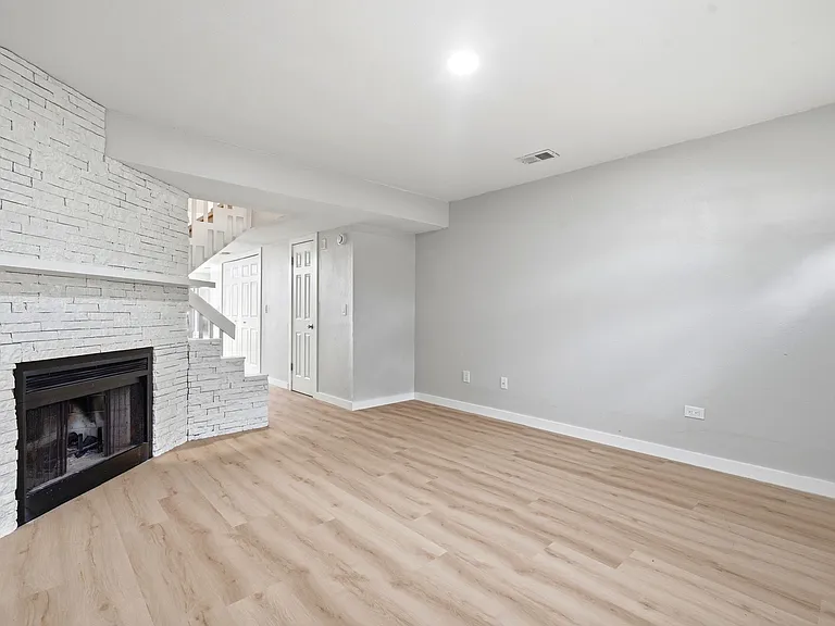 8511 J R Manor Dr — Photo 10