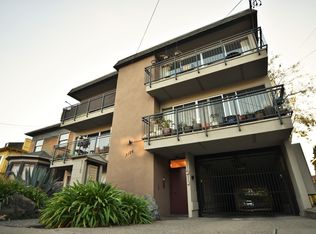 3p076 - 3126 College Ave., Berkeley, CA 94705