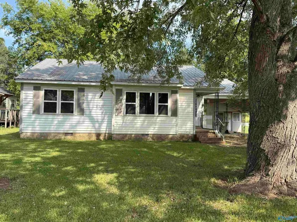 755 North St, Moulton, AL 35650
