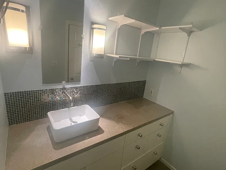 2nd bathroom