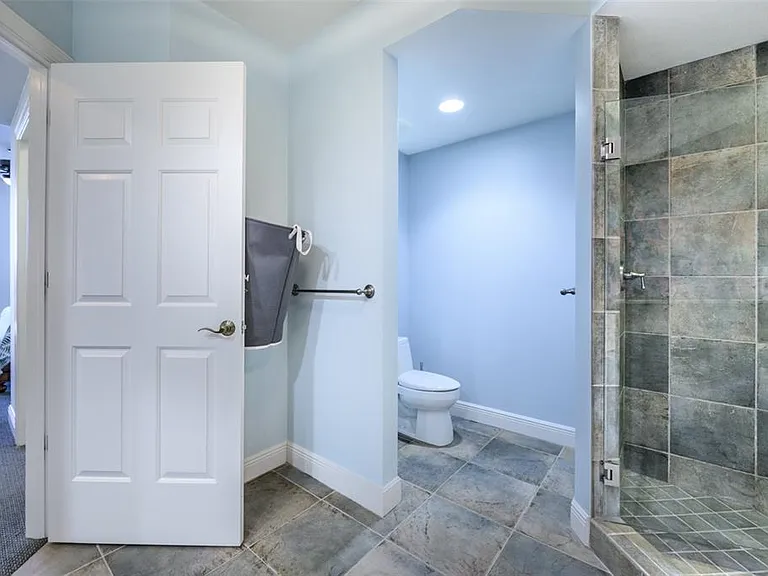 3313 Sunset Key Cir #104 — Photo 35