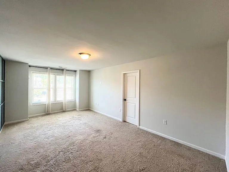 1005 Longitude Dr — Photo 13