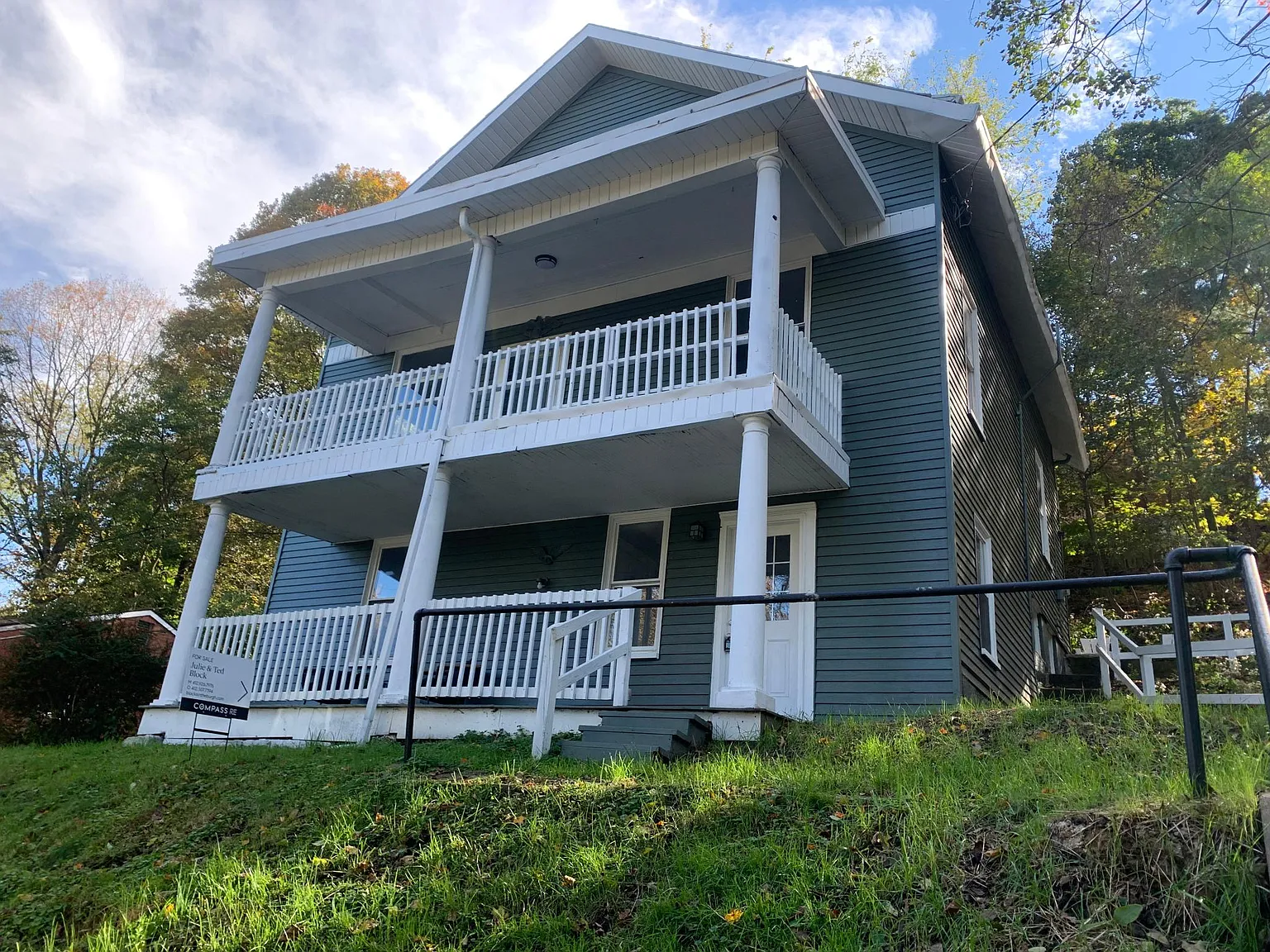 349 Gould Ave photo 1