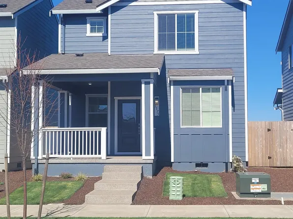 1175 Parkside Ave, Woodburn, OR 97071