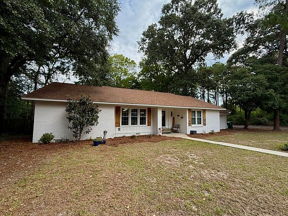 3rd image of 1961 Forest Dr