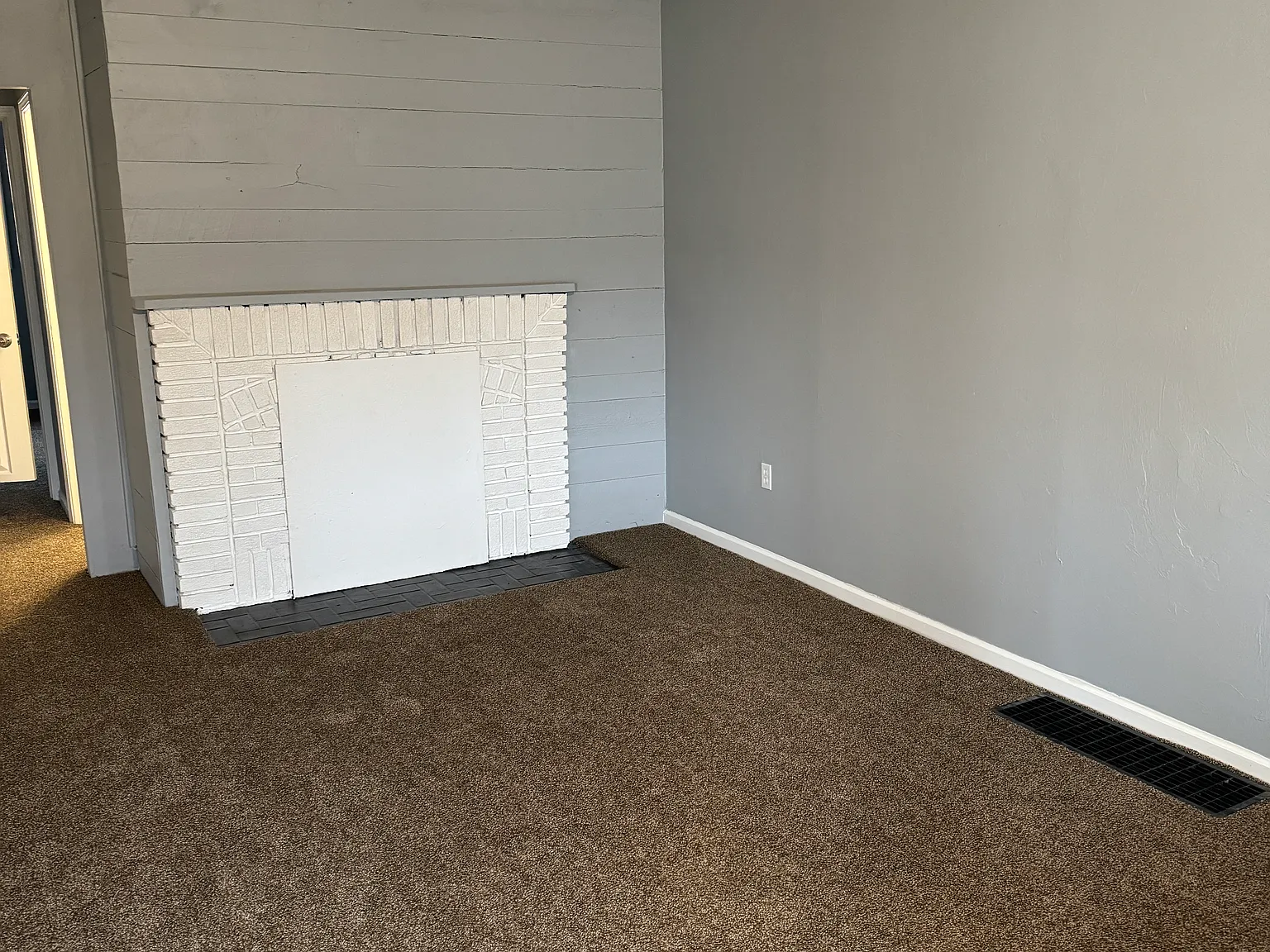 3 bed, 1.5 bath, 1282 sqft, $1,425 — Photo 3