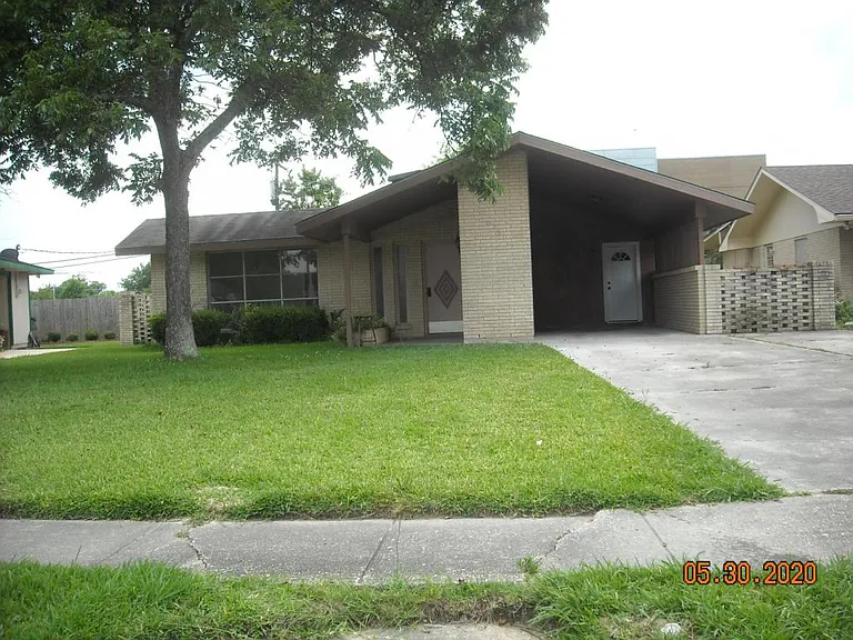 10331 W Almond Dr — Photo 1