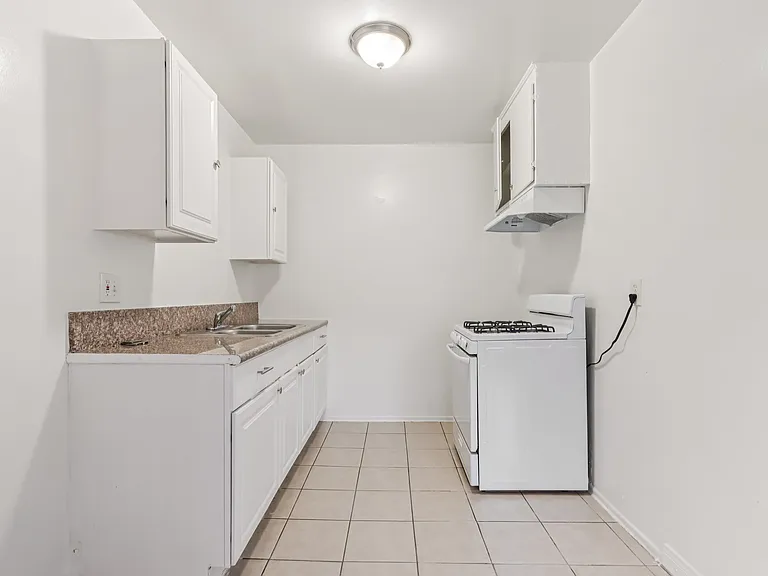 Shermanair Apartments — Photo 18
