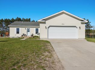 8504 S Elizabeth Dr, Maple City, MI 49664
