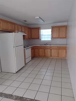 1612 Orange Avenue - 12 — Photo 3