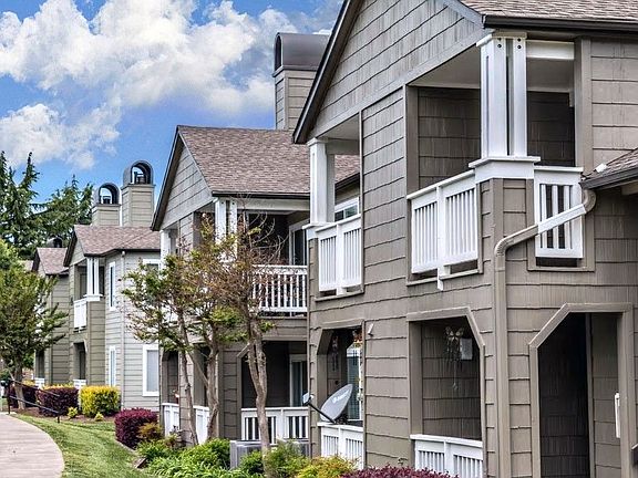 Crossing at Quail Hollow