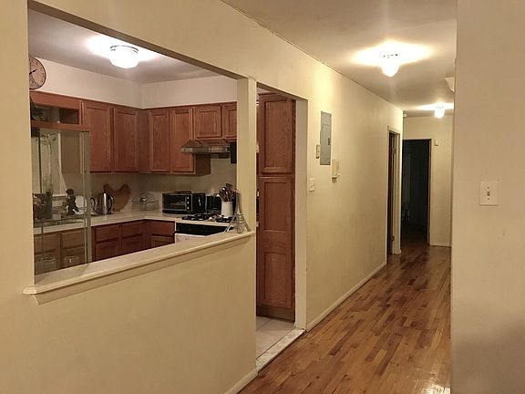 5th image of 138 Bay 17th St #1