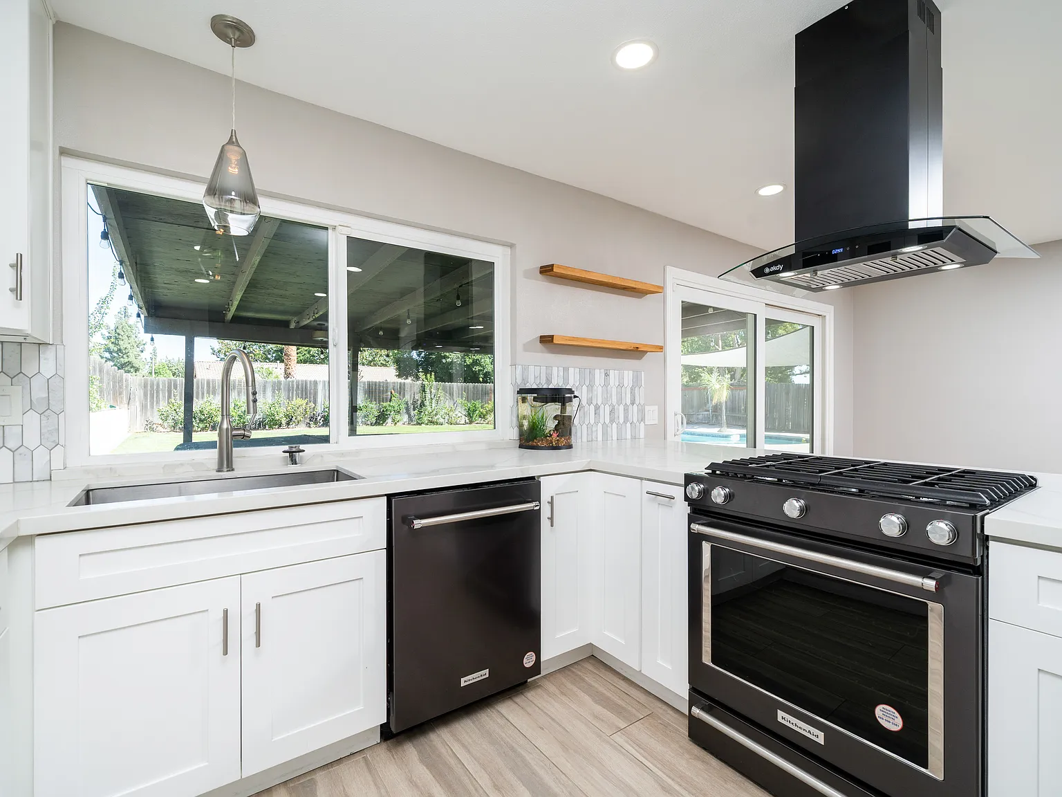 4 bed, 1714 sqft, $4,000 — Photo 4