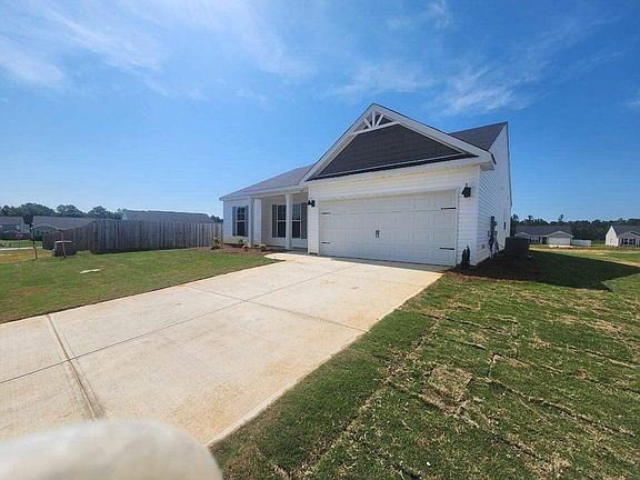3rd image of 864 Brewer Dr