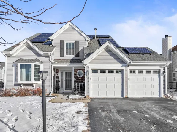 40 Jackson Ln, Streamwood, IL 60107