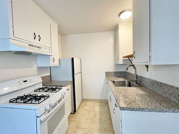5th image of 608 26th St #4