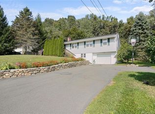 9 Kingswood Rd, Danbury, CT 06811