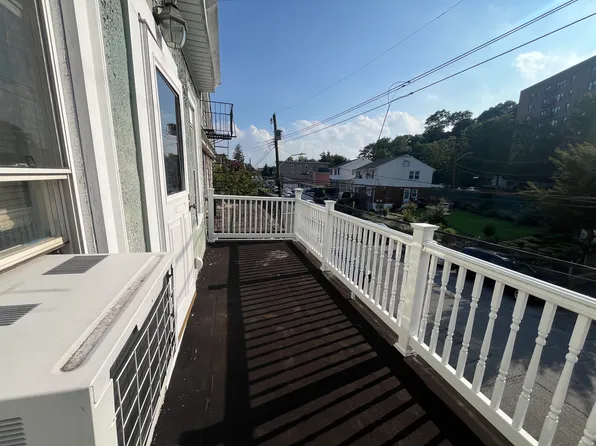 (undisclosed Address), Yonkers, NY 10704