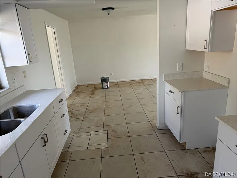 229 W Casurina Pl — Photo 7