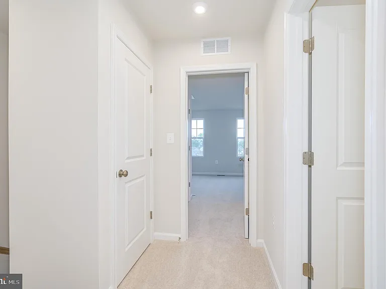 82 Coolidge Ave — Photo 17