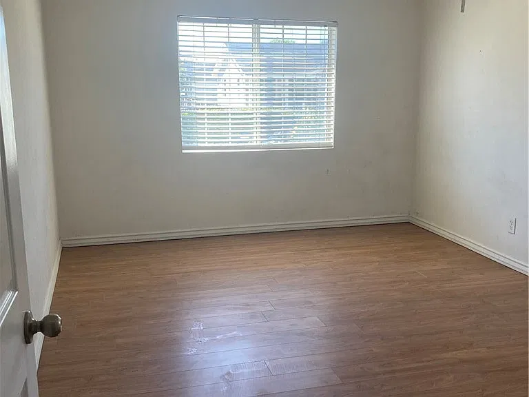 409 S Marguerita Ave — Photo 3