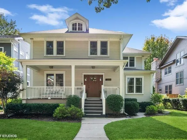 2023 Schiller Ave, Wilmette, IL 60091