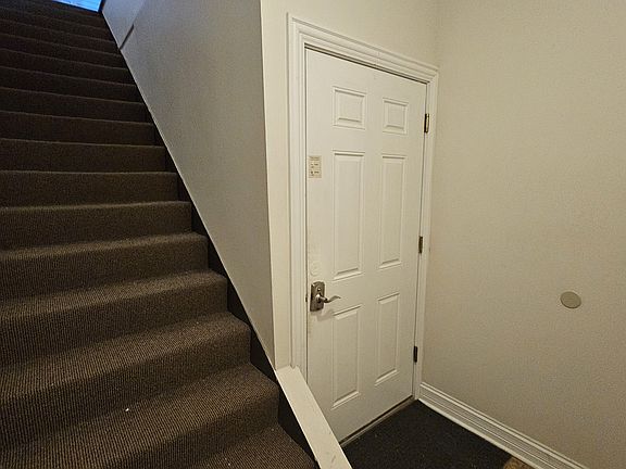 4th image of 939 W Armitage Ave #B